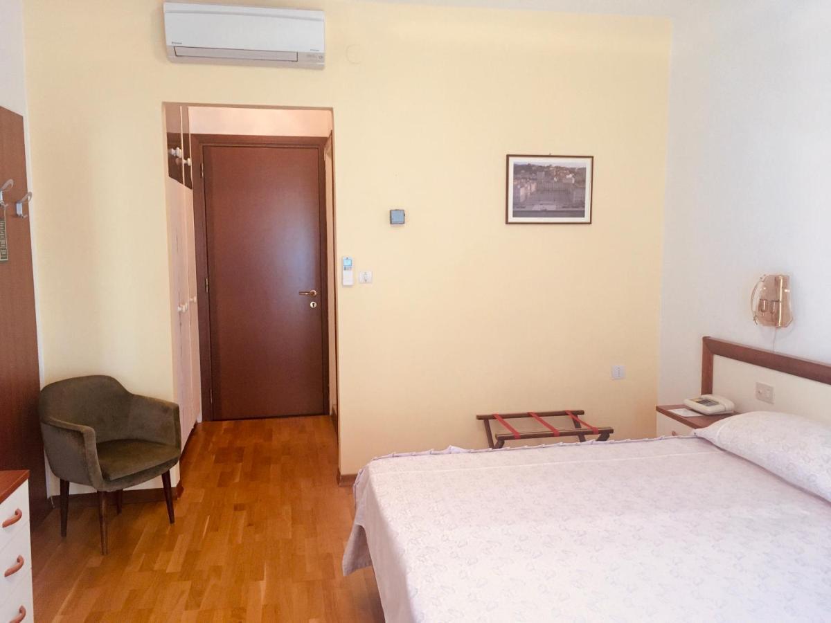 Hotel Milano Градо Экстерьер фото