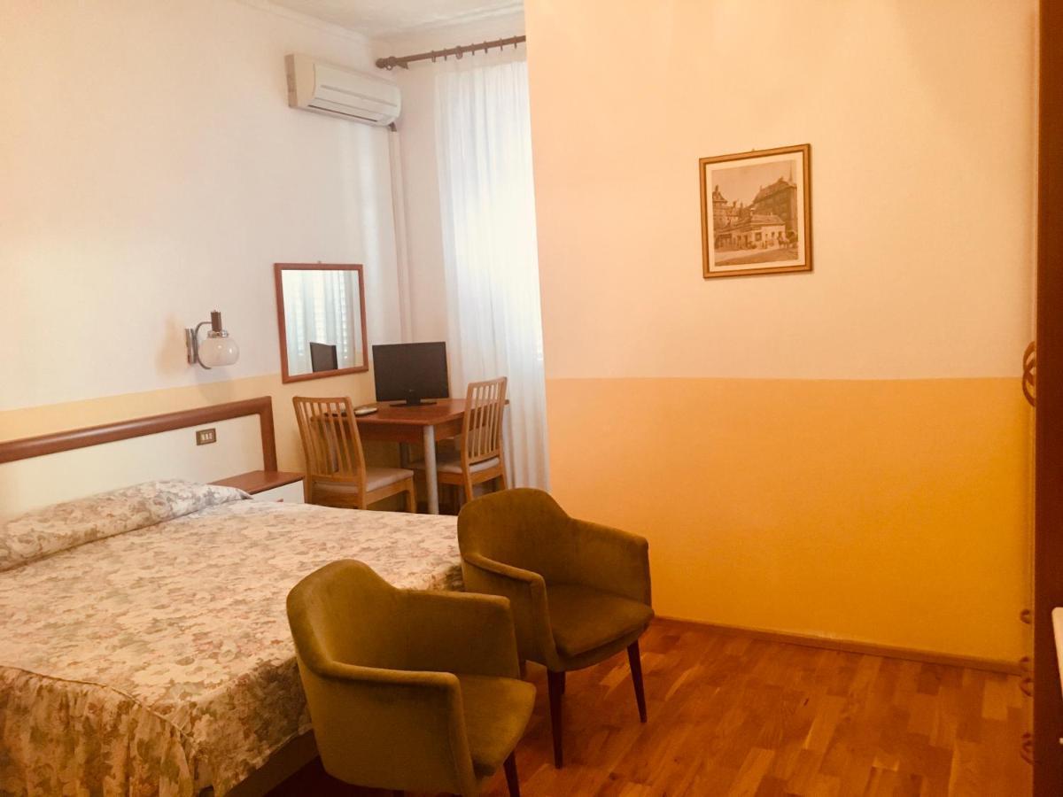Hotel Milano Градо Экстерьер фото