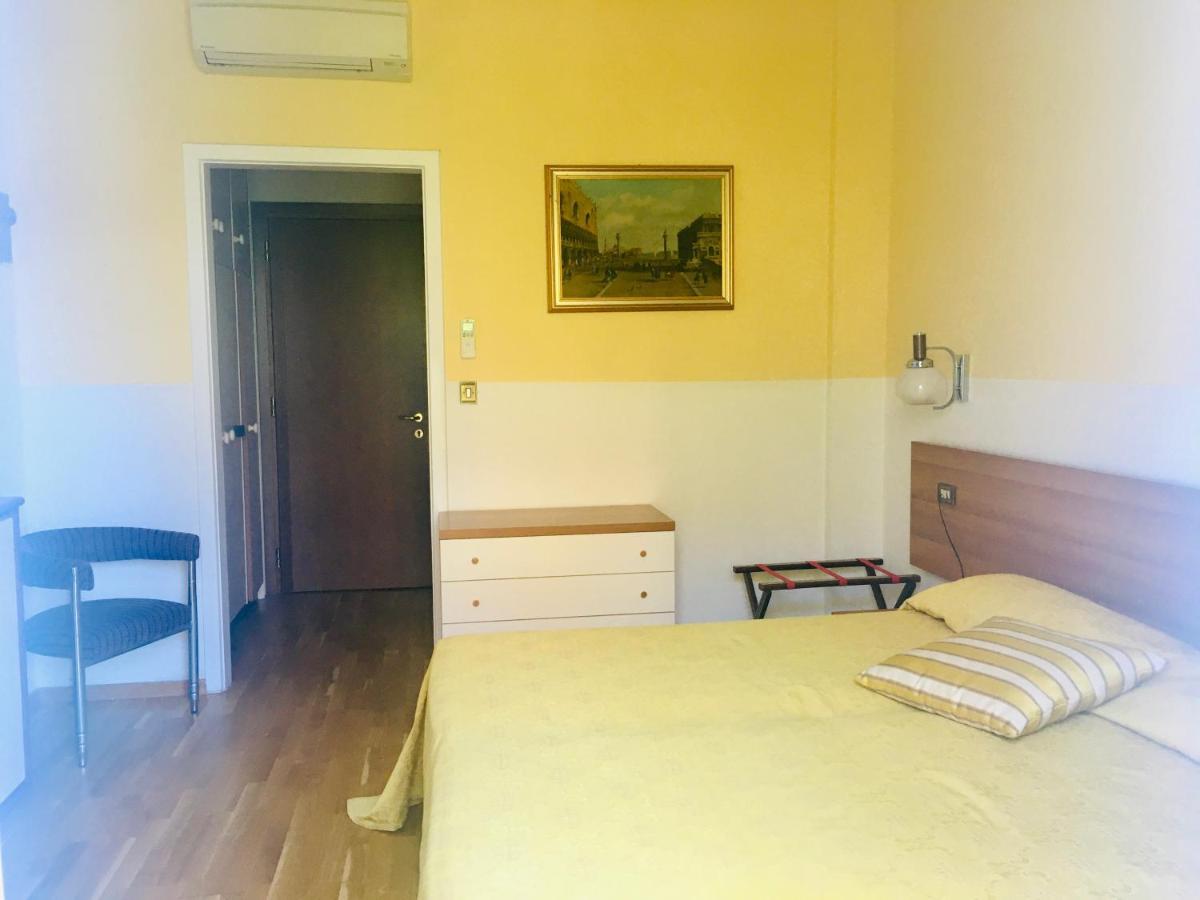 Hotel Milano Градо Экстерьер фото