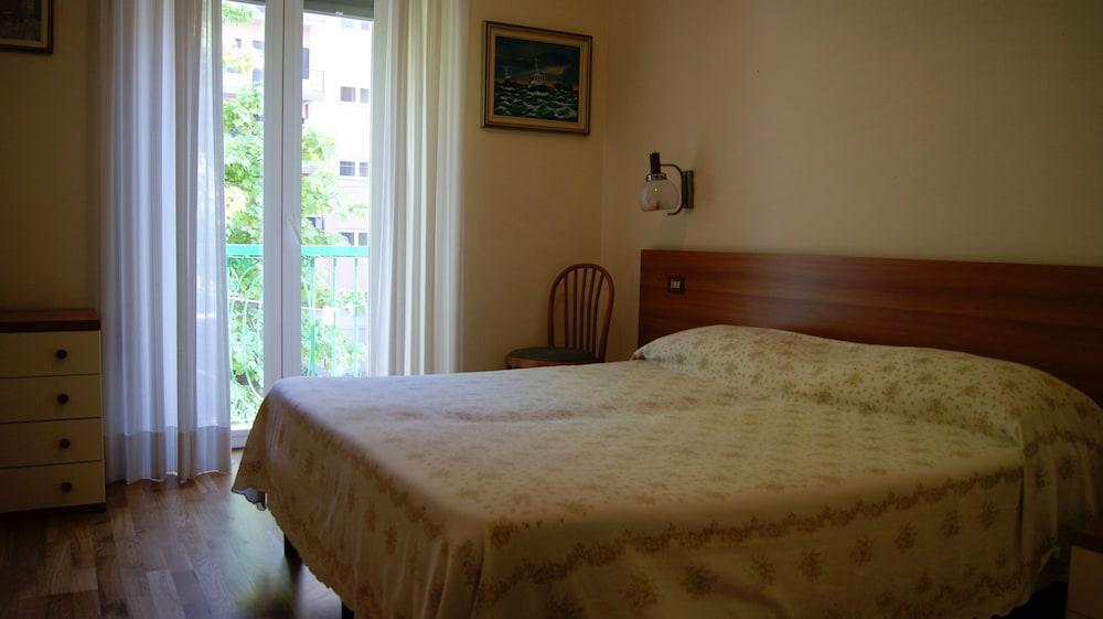 Hotel Milano Градо Экстерьер фото
