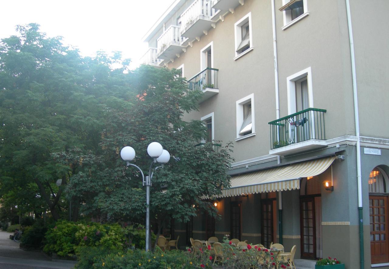 Hotel Milano Градо Экстерьер фото
