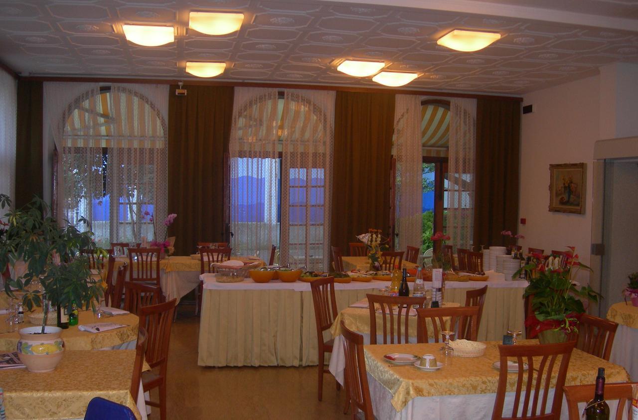 Hotel Milano Градо Экстерьер фото