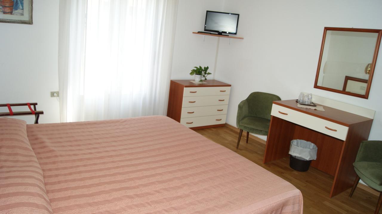 Hotel Milano Градо Экстерьер фото