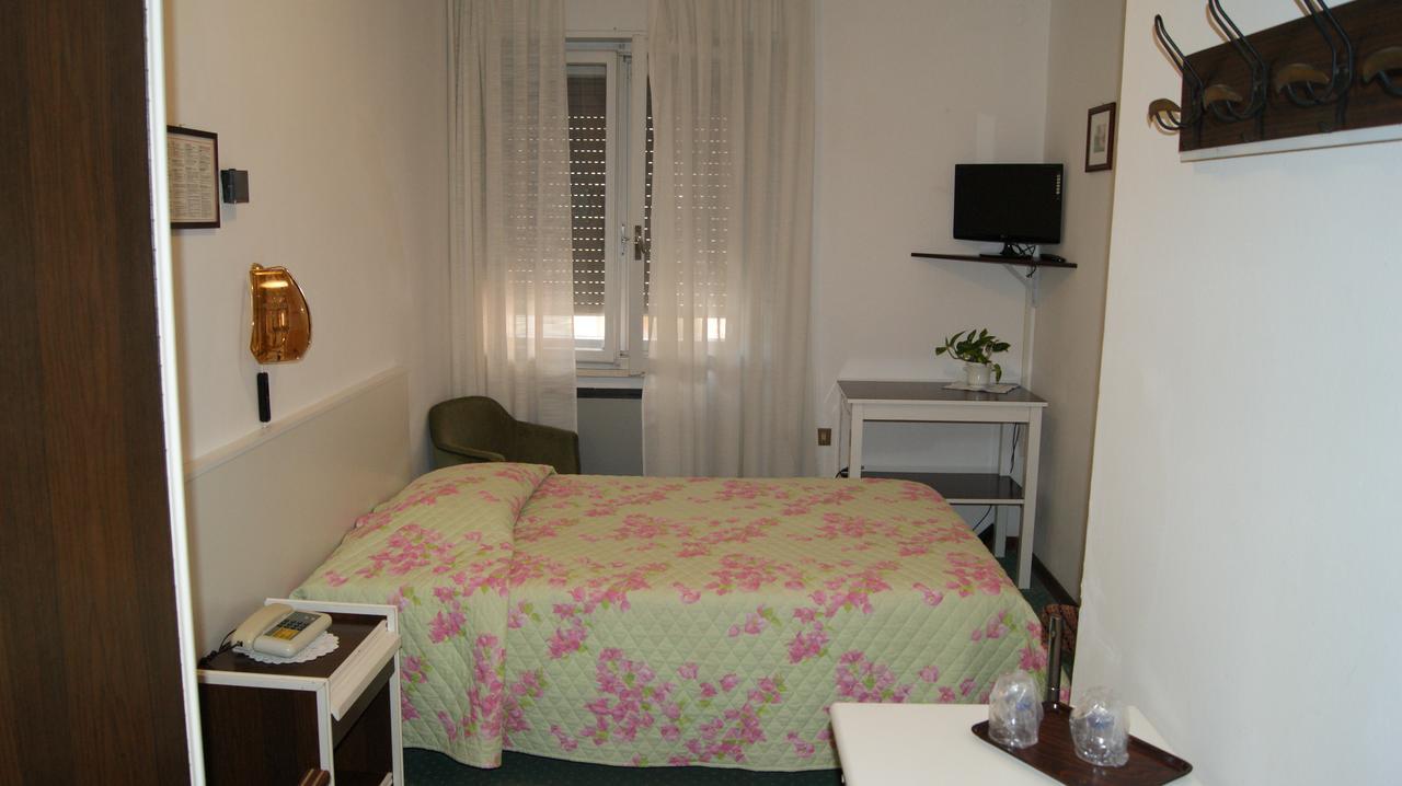 Hotel Milano Градо Экстерьер фото